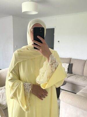 Abaya Assil Satiné - Jaune pastel